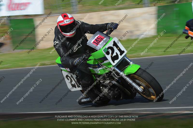 Vintage motorcycle club;eventdigitalimages;mallory park;mallory park trackday photographs;no limits trackdays;peter wileman photography;trackday digital images;trackday photos;vmcc festival 1000 bikes photographs