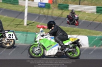 Vintage-motorcycle-club;eventdigitalimages;mallory-park;mallory-park-trackday-photographs;no-limits-trackdays;peter-wileman-photography;trackday-digital-images;trackday-photos;vmcc-festival-1000-bikes-photographs