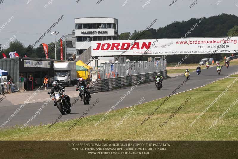 Vintage motorcycle club;eventdigitalimages;mallory park;mallory park trackday photographs;no limits trackdays;peter wileman photography;trackday digital images;trackday photos;vmcc festival 1000 bikes photographs