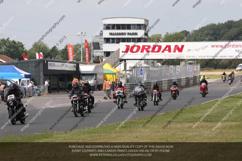 Vintage motorcycle club;eventdigitalimages;mallory park;mallory park trackday photographs;no limits trackdays;peter wileman photography;trackday digital images;trackday photos;vmcc festival 1000 bikes photographs