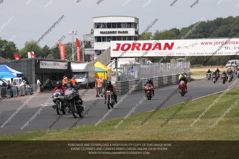 Vintage motorcycle club;eventdigitalimages;mallory park;mallory park trackday photographs;no limits trackdays;peter wileman photography;trackday digital images;trackday photos;vmcc festival 1000 bikes photographs