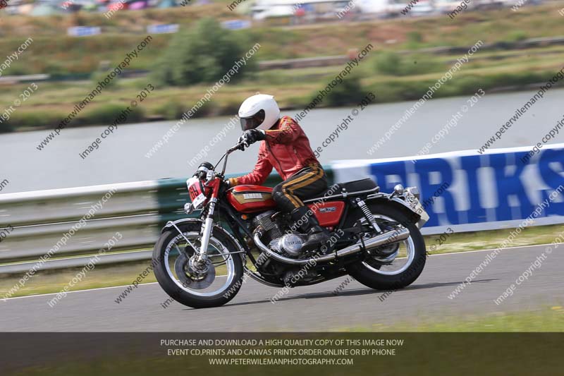 Vintage motorcycle club;eventdigitalimages;mallory park;mallory park trackday photographs;no limits trackdays;peter wileman photography;trackday digital images;trackday photos;vmcc festival 1000 bikes photographs