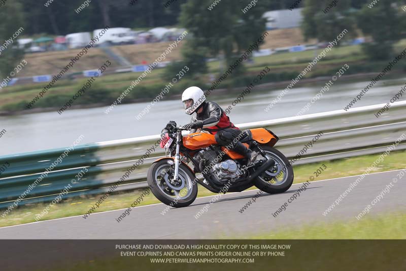 Vintage motorcycle club;eventdigitalimages;mallory park;mallory park trackday photographs;no limits trackdays;peter wileman photography;trackday digital images;trackday photos;vmcc festival 1000 bikes photographs
