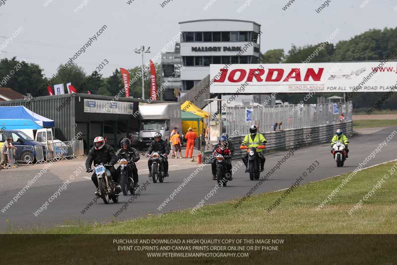 Vintage motorcycle club;eventdigitalimages;mallory park;mallory park trackday photographs;no limits trackdays;peter wileman photography;trackday digital images;trackday photos;vmcc festival 1000 bikes photographs