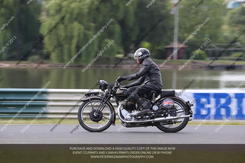 Vintage motorcycle club;eventdigitalimages;mallory park;mallory park trackday photographs;no limits trackdays;peter wileman photography;trackday digital images;trackday photos;vmcc festival 1000 bikes photographs