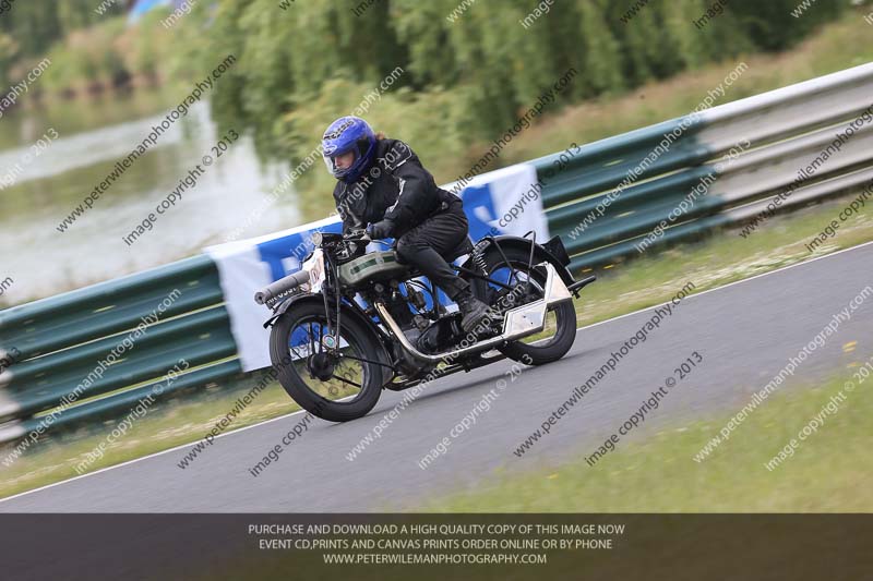 Vintage motorcycle club;eventdigitalimages;mallory park;mallory park trackday photographs;no limits trackdays;peter wileman photography;trackday digital images;trackday photos;vmcc festival 1000 bikes photographs