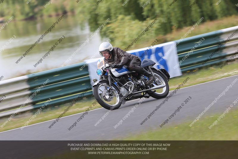 Vintage motorcycle club;eventdigitalimages;mallory park;mallory park trackday photographs;no limits trackdays;peter wileman photography;trackday digital images;trackday photos;vmcc festival 1000 bikes photographs