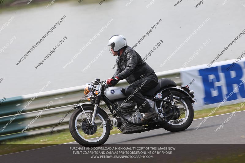 Vintage motorcycle club;eventdigitalimages;mallory park;mallory park trackday photographs;no limits trackdays;peter wileman photography;trackday digital images;trackday photos;vmcc festival 1000 bikes photographs