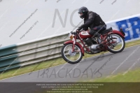 Vintage-motorcycle-club;eventdigitalimages;mallory-park;mallory-park-trackday-photographs;no-limits-trackdays;peter-wileman-photography;trackday-digital-images;trackday-photos;vmcc-festival-1000-bikes-photographs