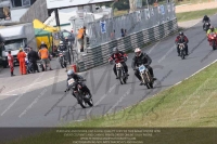 Vintage-motorcycle-club;eventdigitalimages;mallory-park;mallory-park-trackday-photographs;no-limits-trackdays;peter-wileman-photography;trackday-digital-images;trackday-photos;vmcc-festival-1000-bikes-photographs