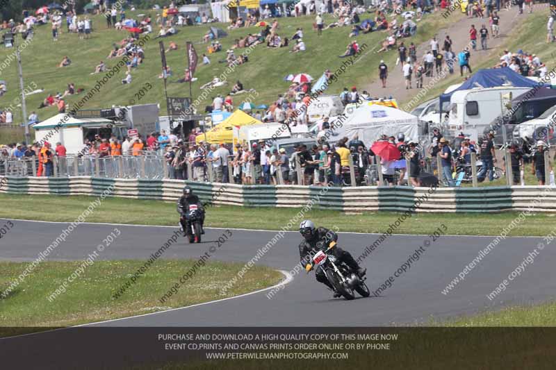 Vintage motorcycle club;eventdigitalimages;mallory park;mallory park trackday photographs;no limits trackdays;peter wileman photography;trackday digital images;trackday photos;vmcc festival 1000 bikes photographs