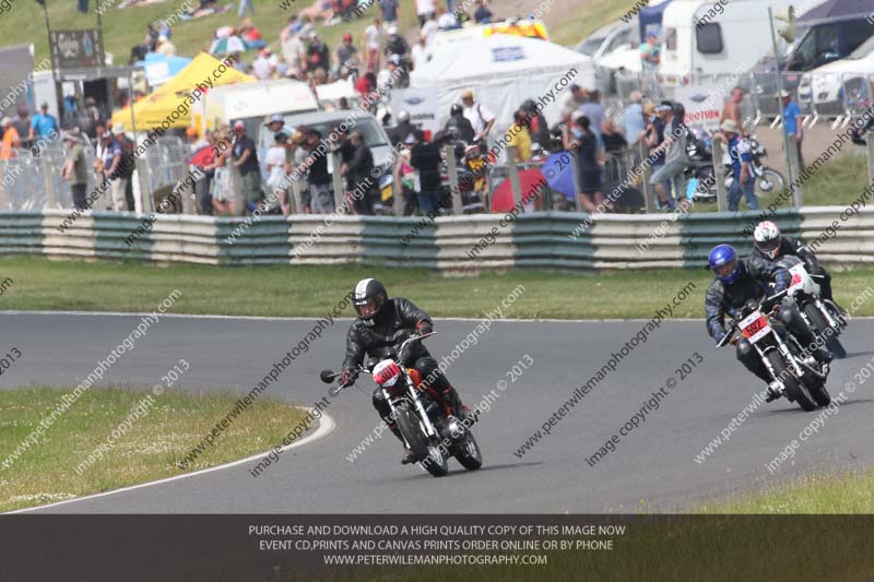 Vintage motorcycle club;eventdigitalimages;mallory park;mallory park trackday photographs;no limits trackdays;peter wileman photography;trackday digital images;trackday photos;vmcc festival 1000 bikes photographs