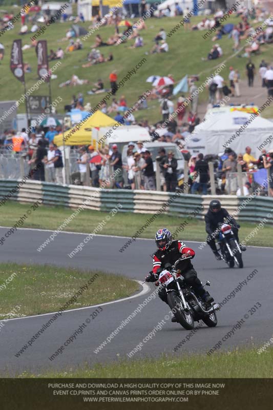 Vintage motorcycle club;eventdigitalimages;mallory park;mallory park trackday photographs;no limits trackdays;peter wileman photography;trackday digital images;trackday photos;vmcc festival 1000 bikes photographs