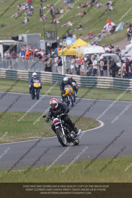 Vintage motorcycle club;eventdigitalimages;mallory park;mallory park trackday photographs;no limits trackdays;peter wileman photography;trackday digital images;trackday photos;vmcc festival 1000 bikes photographs