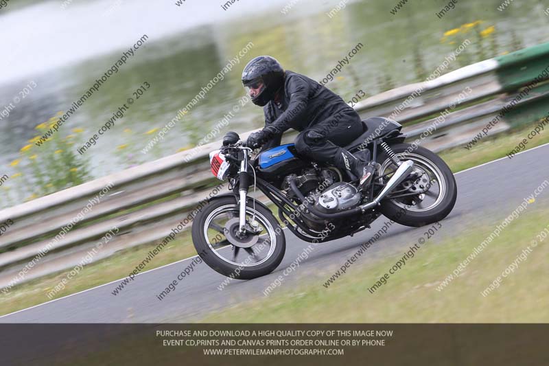 Vintage motorcycle club;eventdigitalimages;mallory park;mallory park trackday photographs;no limits trackdays;peter wileman photography;trackday digital images;trackday photos;vmcc festival 1000 bikes photographs