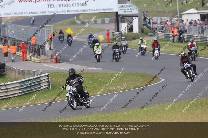 Vintage motorcycle club;eventdigitalimages;mallory park;mallory park trackday photographs;no limits trackdays;peter wileman photography;trackday digital images;trackday photos;vmcc festival 1000 bikes photographs