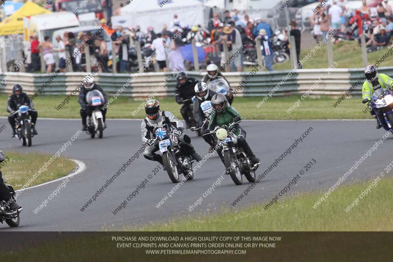 Vintage motorcycle club;eventdigitalimages;mallory park;mallory park trackday photographs;no limits trackdays;peter wileman photography;trackday digital images;trackday photos;vmcc festival 1000 bikes photographs