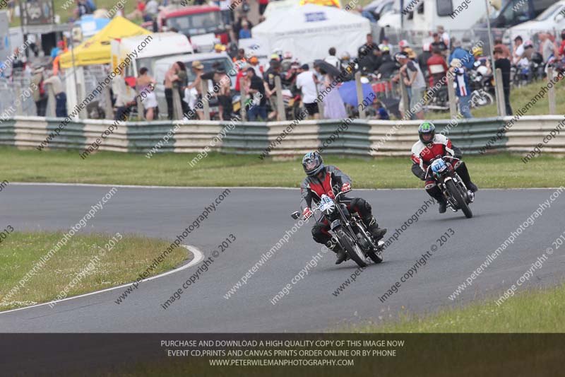 Vintage motorcycle club;eventdigitalimages;mallory park;mallory park trackday photographs;no limits trackdays;peter wileman photography;trackday digital images;trackday photos;vmcc festival 1000 bikes photographs