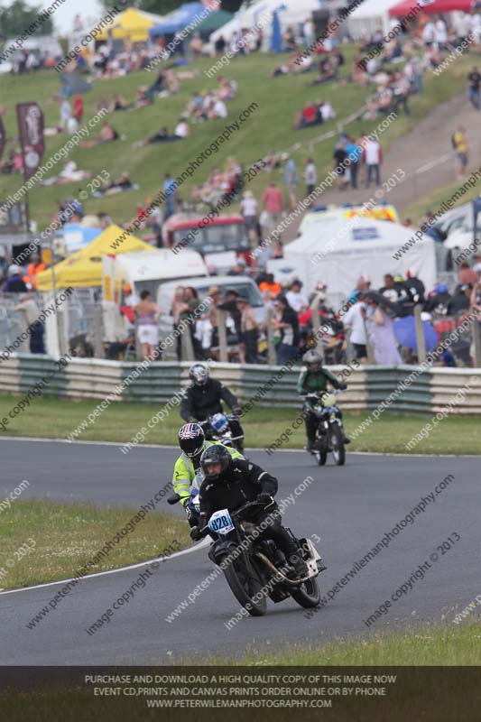 Vintage motorcycle club;eventdigitalimages;mallory park;mallory park trackday photographs;no limits trackdays;peter wileman photography;trackday digital images;trackday photos;vmcc festival 1000 bikes photographs