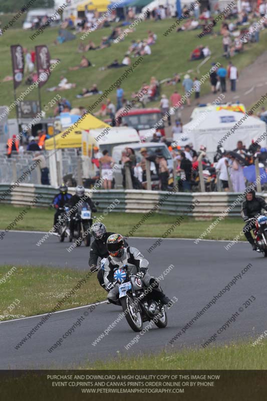 Vintage motorcycle club;eventdigitalimages;mallory park;mallory park trackday photographs;no limits trackdays;peter wileman photography;trackday digital images;trackday photos;vmcc festival 1000 bikes photographs