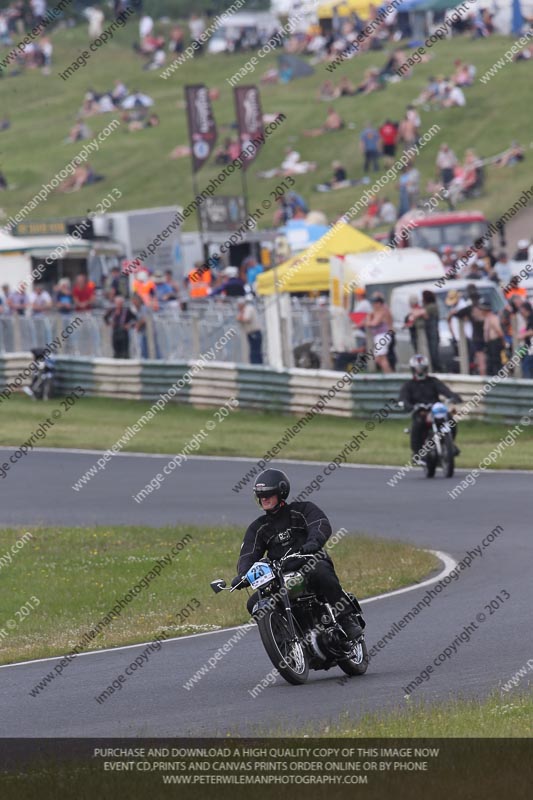 Vintage motorcycle club;eventdigitalimages;mallory park;mallory park trackday photographs;no limits trackdays;peter wileman photography;trackday digital images;trackday photos;vmcc festival 1000 bikes photographs