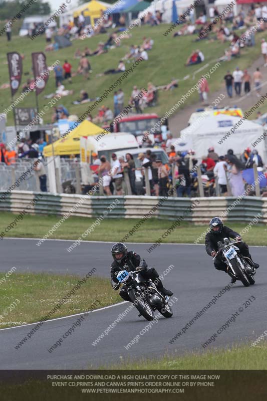 Vintage motorcycle club;eventdigitalimages;mallory park;mallory park trackday photographs;no limits trackdays;peter wileman photography;trackday digital images;trackday photos;vmcc festival 1000 bikes photographs
