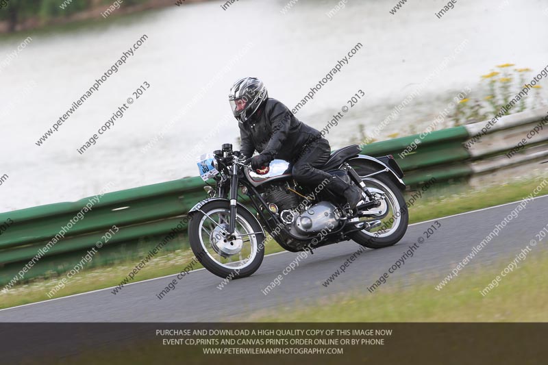 Vintage motorcycle club;eventdigitalimages;mallory park;mallory park trackday photographs;no limits trackdays;peter wileman photography;trackday digital images;trackday photos;vmcc festival 1000 bikes photographs