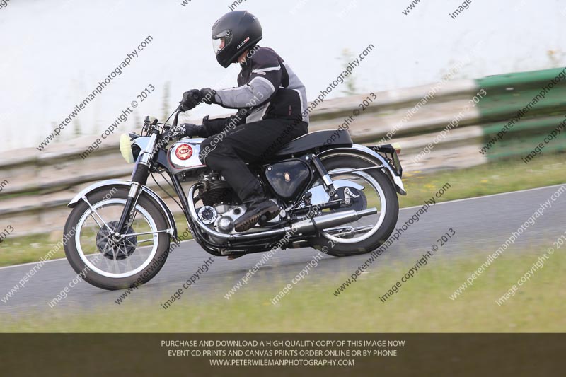 Vintage motorcycle club;eventdigitalimages;mallory park;mallory park trackday photographs;no limits trackdays;peter wileman photography;trackday digital images;trackday photos;vmcc festival 1000 bikes photographs