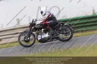 Vintage-motorcycle-club;eventdigitalimages;mallory-park;mallory-park-trackday-photographs;no-limits-trackdays;peter-wileman-photography;trackday-digital-images;trackday-photos;vmcc-festival-1000-bikes-photographs