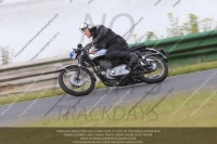 Vintage-motorcycle-club;eventdigitalimages;mallory-park;mallory-park-trackday-photographs;no-limits-trackdays;peter-wileman-photography;trackday-digital-images;trackday-photos;vmcc-festival-1000-bikes-photographs