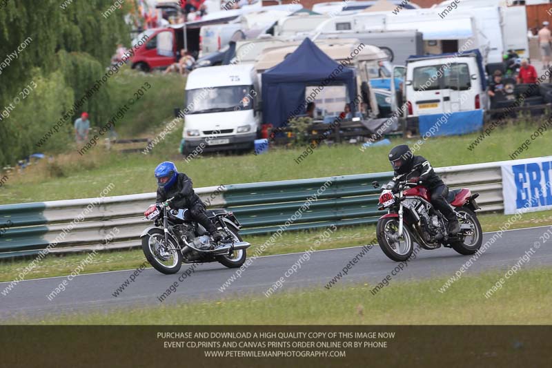 Vintage motorcycle club;eventdigitalimages;mallory park;mallory park trackday photographs;no limits trackdays;peter wileman photography;trackday digital images;trackday photos;vmcc festival 1000 bikes photographs