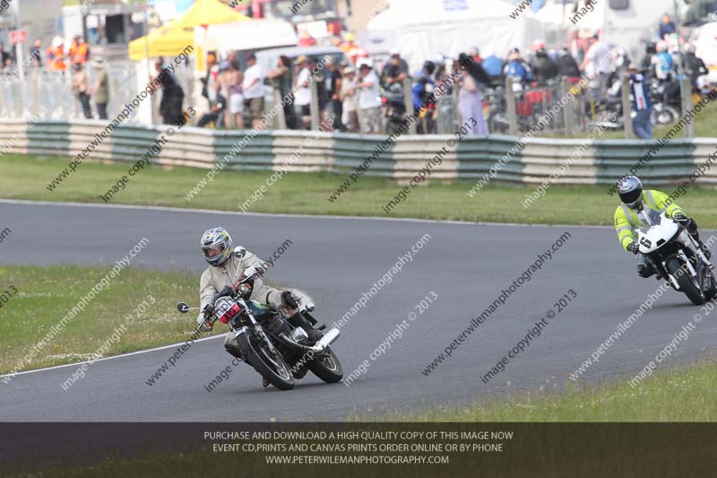 Vintage motorcycle club;eventdigitalimages;mallory park;mallory park trackday photographs;no limits trackdays;peter wileman photography;trackday digital images;trackday photos;vmcc festival 1000 bikes photographs