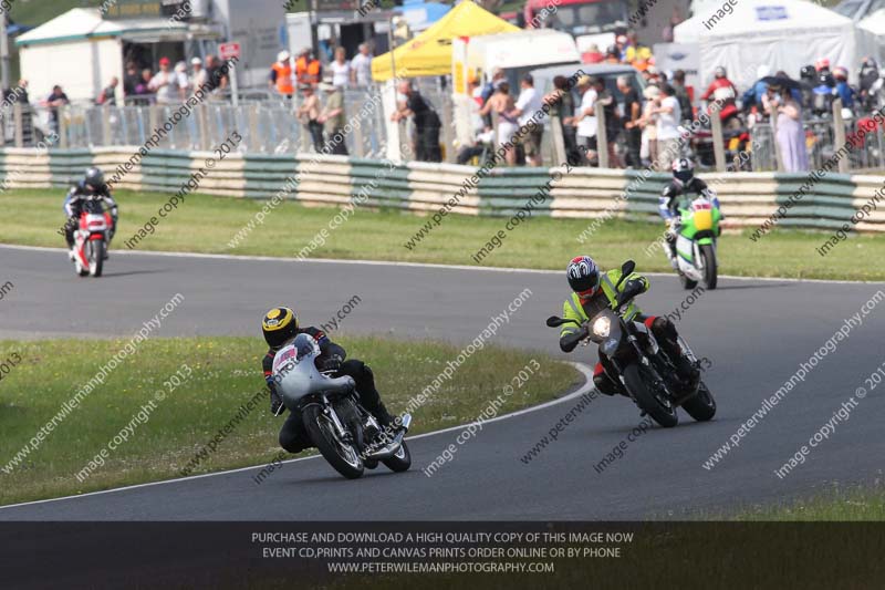 Vintage motorcycle club;eventdigitalimages;mallory park;mallory park trackday photographs;no limits trackdays;peter wileman photography;trackday digital images;trackday photos;vmcc festival 1000 bikes photographs