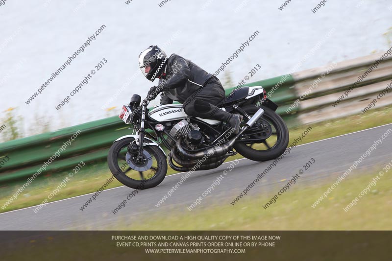 Vintage motorcycle club;eventdigitalimages;mallory park;mallory park trackday photographs;no limits trackdays;peter wileman photography;trackday digital images;trackday photos;vmcc festival 1000 bikes photographs