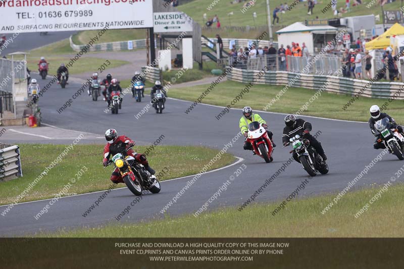 Vintage motorcycle club;eventdigitalimages;mallory park;mallory park trackday photographs;no limits trackdays;peter wileman photography;trackday digital images;trackday photos;vmcc festival 1000 bikes photographs