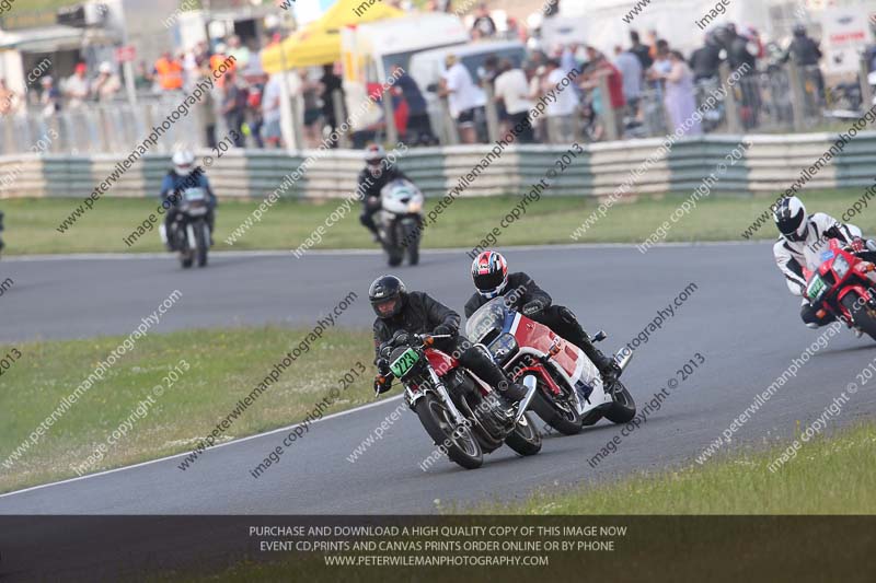 Vintage motorcycle club;eventdigitalimages;mallory park;mallory park trackday photographs;no limits trackdays;peter wileman photography;trackday digital images;trackday photos;vmcc festival 1000 bikes photographs