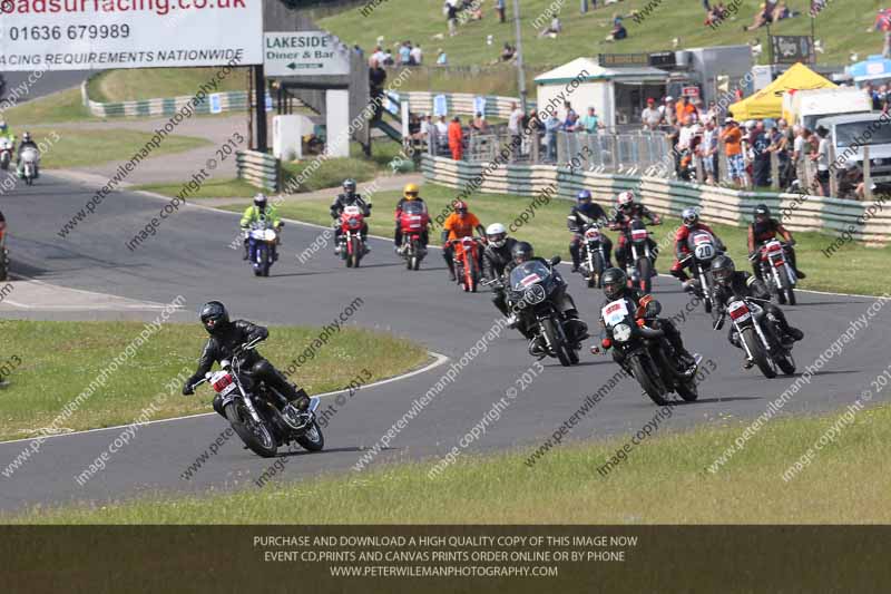 Vintage motorcycle club;eventdigitalimages;mallory park;mallory park trackday photographs;no limits trackdays;peter wileman photography;trackday digital images;trackday photos;vmcc festival 1000 bikes photographs
