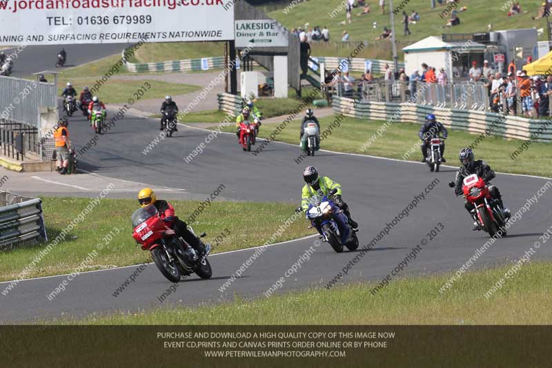 Vintage motorcycle club;eventdigitalimages;mallory park;mallory park trackday photographs;no limits trackdays;peter wileman photography;trackday digital images;trackday photos;vmcc festival 1000 bikes photographs