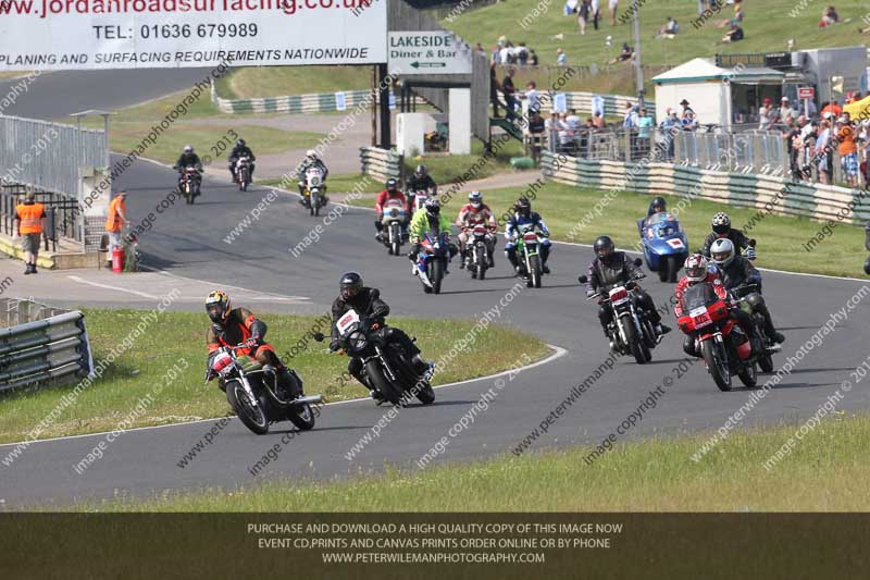Vintage motorcycle club;eventdigitalimages;mallory park;mallory park trackday photographs;no limits trackdays;peter wileman photography;trackday digital images;trackday photos;vmcc festival 1000 bikes photographs