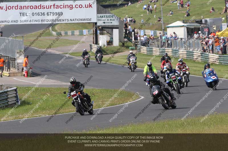 Vintage motorcycle club;eventdigitalimages;mallory park;mallory park trackday photographs;no limits trackdays;peter wileman photography;trackday digital images;trackday photos;vmcc festival 1000 bikes photographs