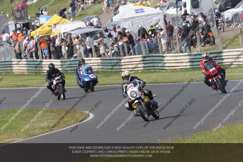 Vintage motorcycle club;eventdigitalimages;mallory park;mallory park trackday photographs;no limits trackdays;peter wileman photography;trackday digital images;trackday photos;vmcc festival 1000 bikes photographs