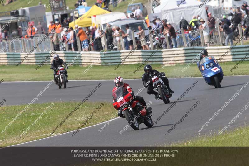 Vintage motorcycle club;eventdigitalimages;mallory park;mallory park trackday photographs;no limits trackdays;peter wileman photography;trackday digital images;trackday photos;vmcc festival 1000 bikes photographs