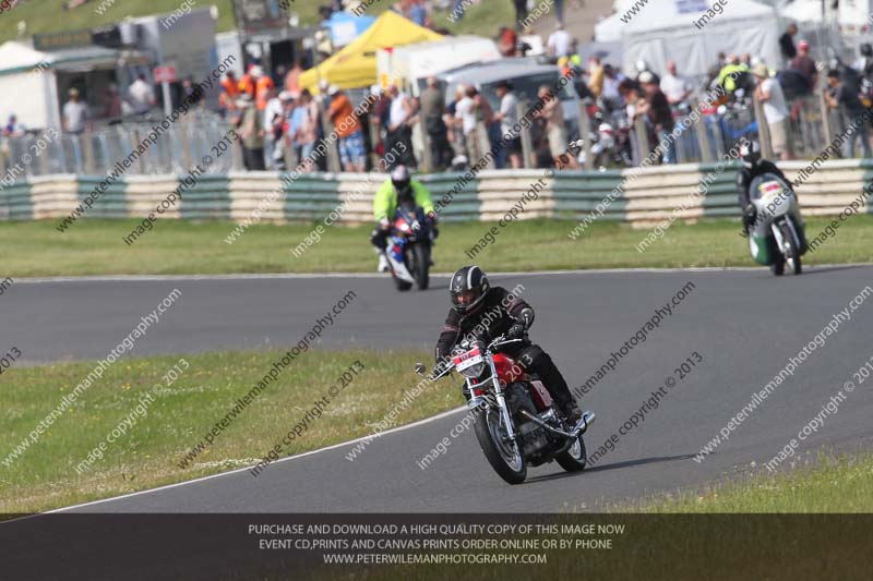 Vintage motorcycle club;eventdigitalimages;mallory park;mallory park trackday photographs;no limits trackdays;peter wileman photography;trackday digital images;trackday photos;vmcc festival 1000 bikes photographs