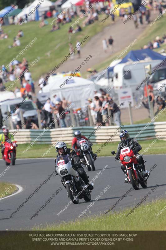 Vintage motorcycle club;eventdigitalimages;mallory park;mallory park trackday photographs;no limits trackdays;peter wileman photography;trackday digital images;trackday photos;vmcc festival 1000 bikes photographs