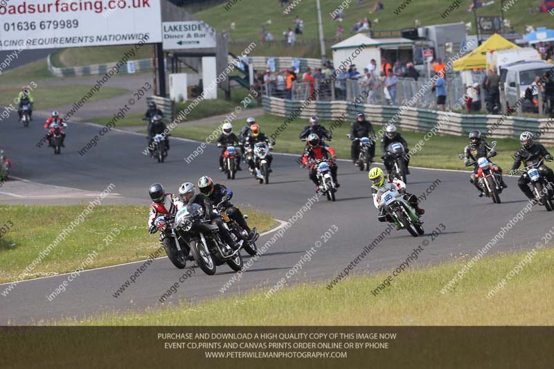 Vintage motorcycle club;eventdigitalimages;mallory park;mallory park trackday photographs;no limits trackdays;peter wileman photography;trackday digital images;trackday photos;vmcc festival 1000 bikes photographs