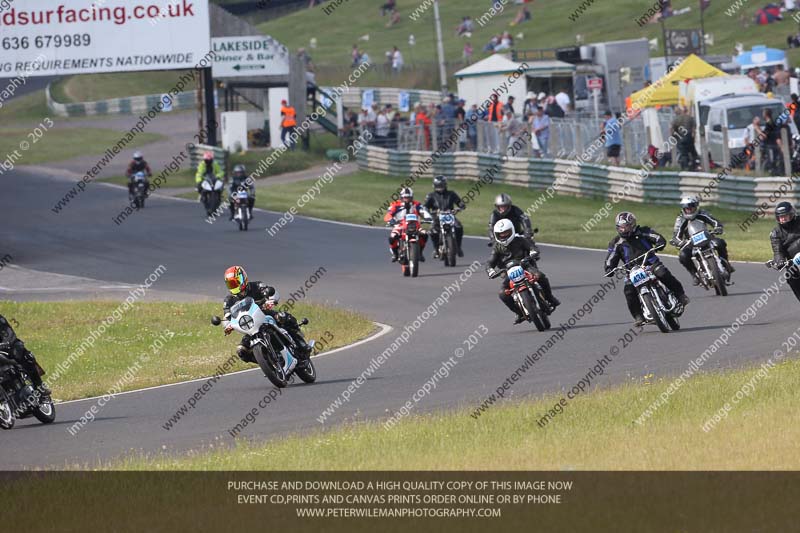 Vintage motorcycle club;eventdigitalimages;mallory park;mallory park trackday photographs;no limits trackdays;peter wileman photography;trackday digital images;trackday photos;vmcc festival 1000 bikes photographs