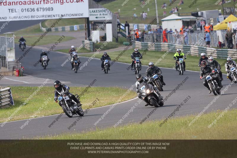 Vintage motorcycle club;eventdigitalimages;mallory park;mallory park trackday photographs;no limits trackdays;peter wileman photography;trackday digital images;trackday photos;vmcc festival 1000 bikes photographs