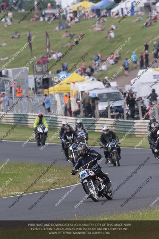 Vintage motorcycle club;eventdigitalimages;mallory park;mallory park trackday photographs;no limits trackdays;peter wileman photography;trackday digital images;trackday photos;vmcc festival 1000 bikes photographs