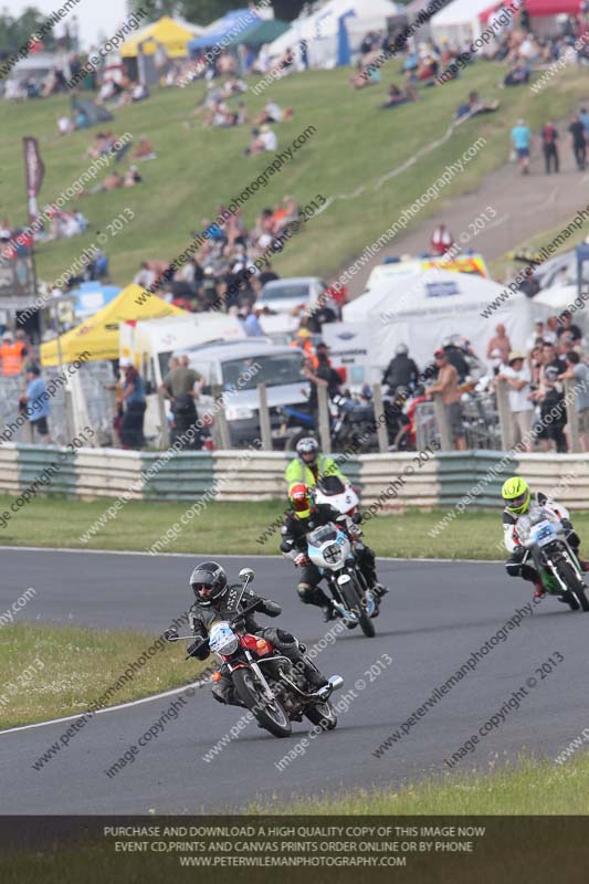 Vintage motorcycle club;eventdigitalimages;mallory park;mallory park trackday photographs;no limits trackdays;peter wileman photography;trackday digital images;trackday photos;vmcc festival 1000 bikes photographs