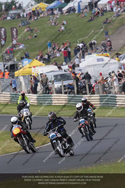 Vintage motorcycle club;eventdigitalimages;mallory park;mallory park trackday photographs;no limits trackdays;peter wileman photography;trackday digital images;trackday photos;vmcc festival 1000 bikes photographs